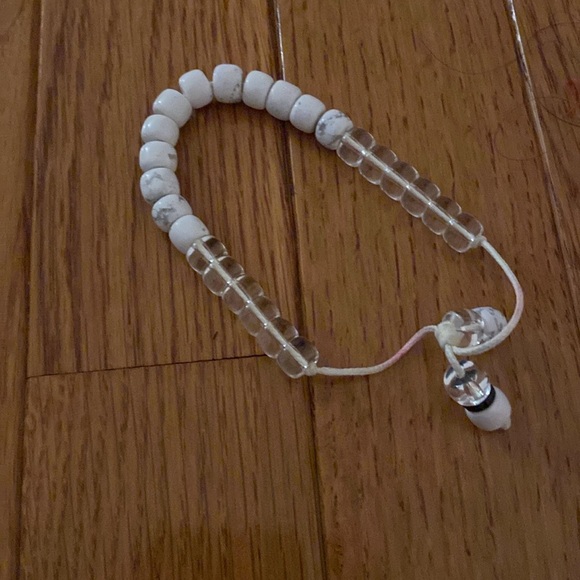 Adjustable bracelet - Picture 2 of 4